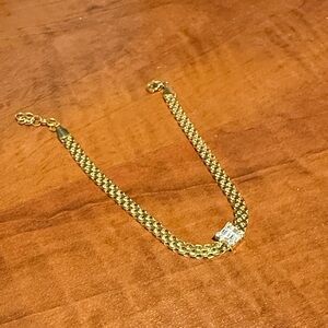 Elegant Gold Chain Bracelet